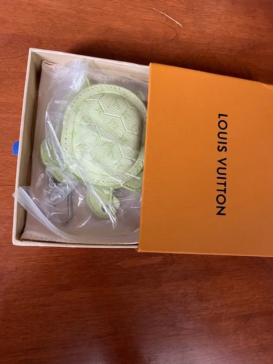 Louis Vuitton Turtle Coin Pouch in Light Green and Yellow - Picture 2 of 4